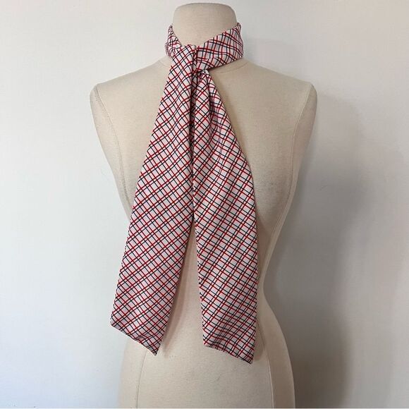 True Vintage 1960s / 1970s Red Plaid Check Ascot Pussybow Scarf - Picture 3 of 3